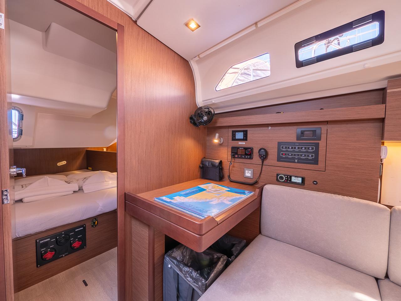 Oceanis 40.1, picture 14