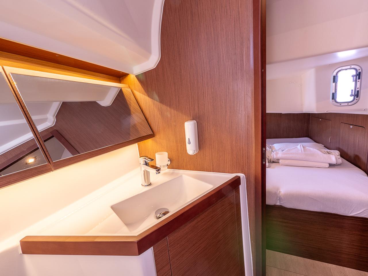 Oceanis 40.1, picture 28