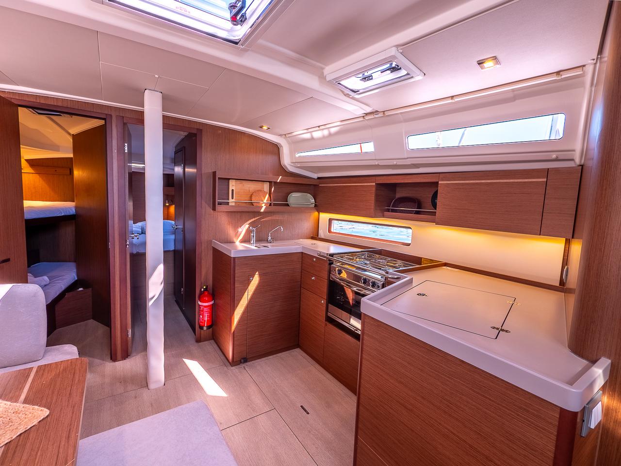 Oceanis 40.1, picture 12