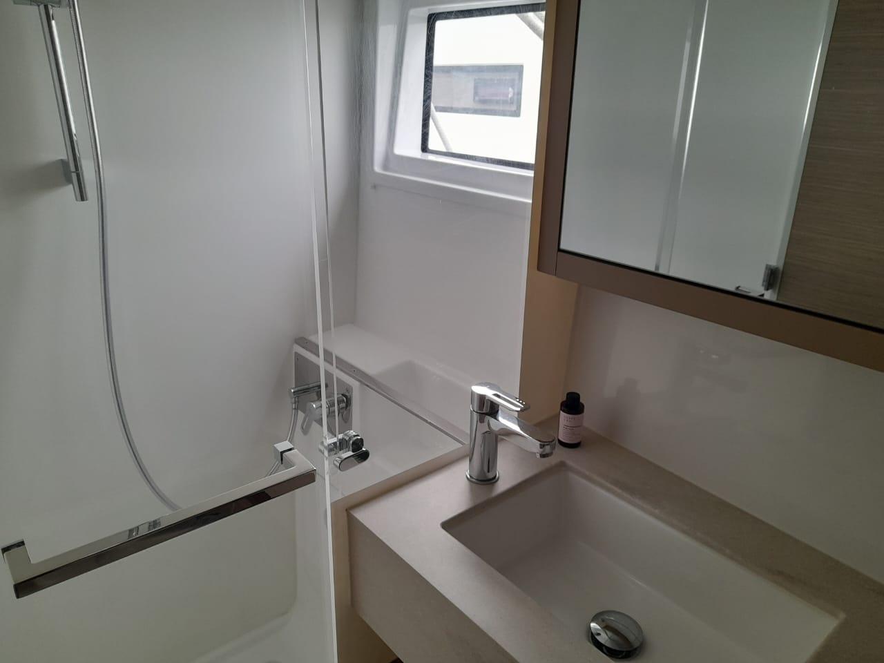 Lagoon 46 - 4 + 1 cab., picture 2