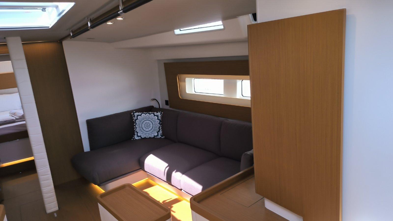 First 53 - 3 + 1 cab., picture 8