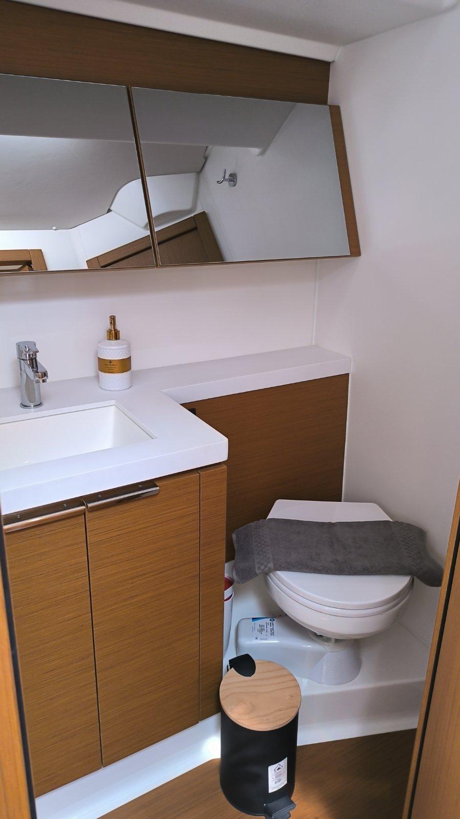 First 53 - 3 + 1 cab., picture 15