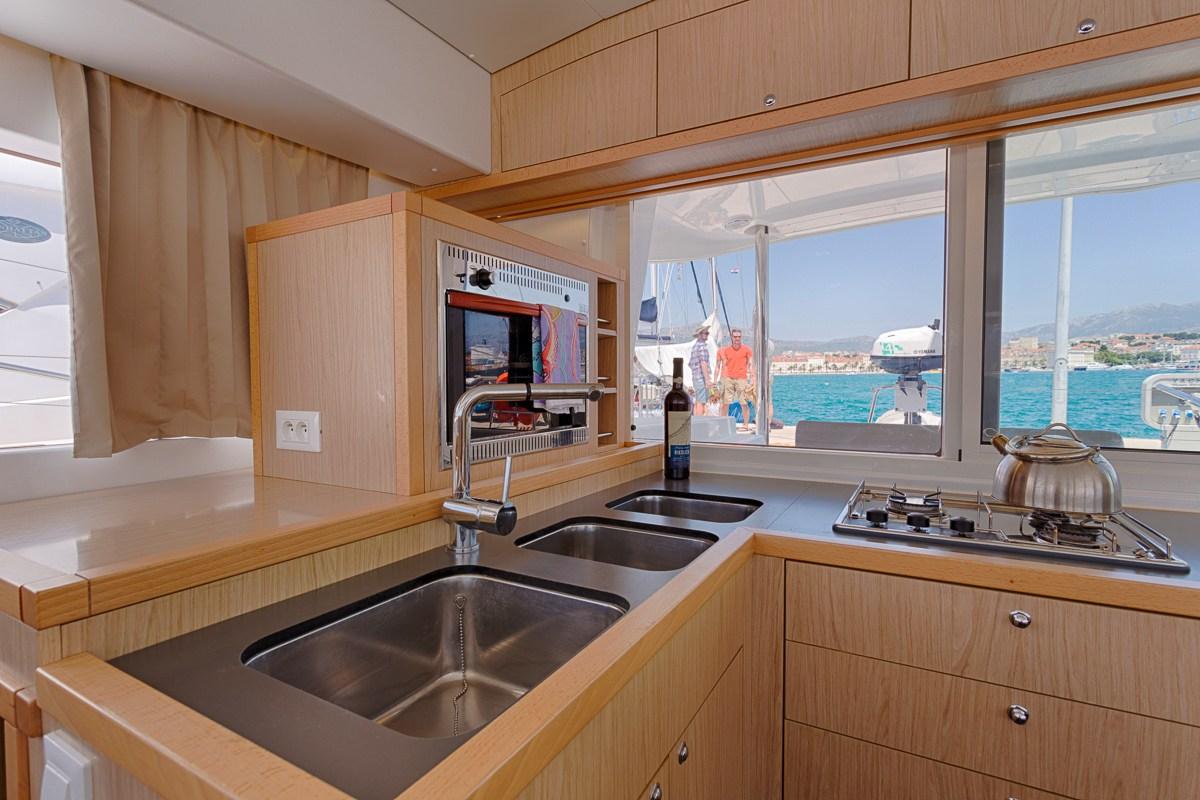 Lagoon 400 S2 - 4 + 2 cab., picture 17