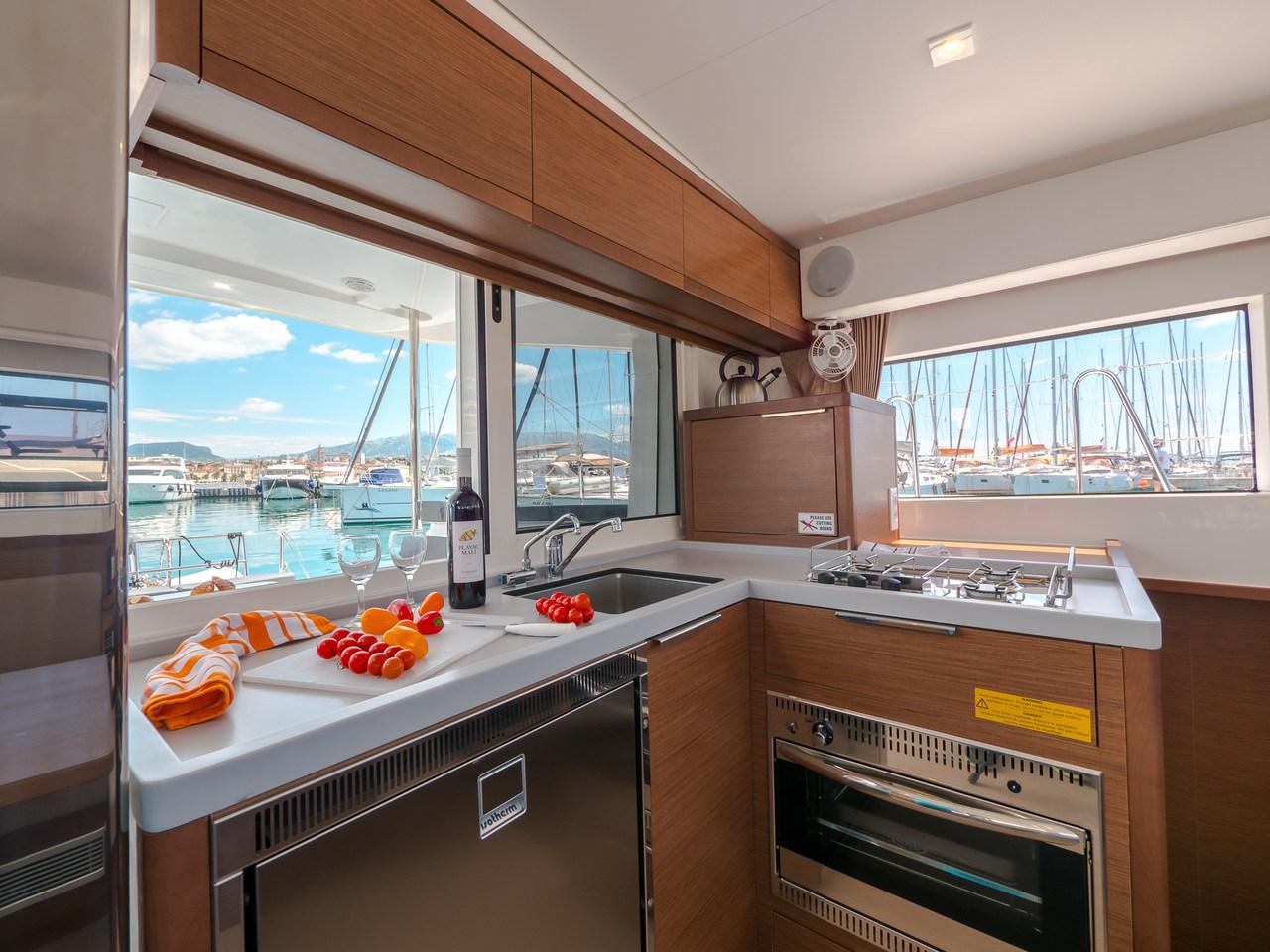 Lagoon 40 - 4 + 2 cab, picture 15