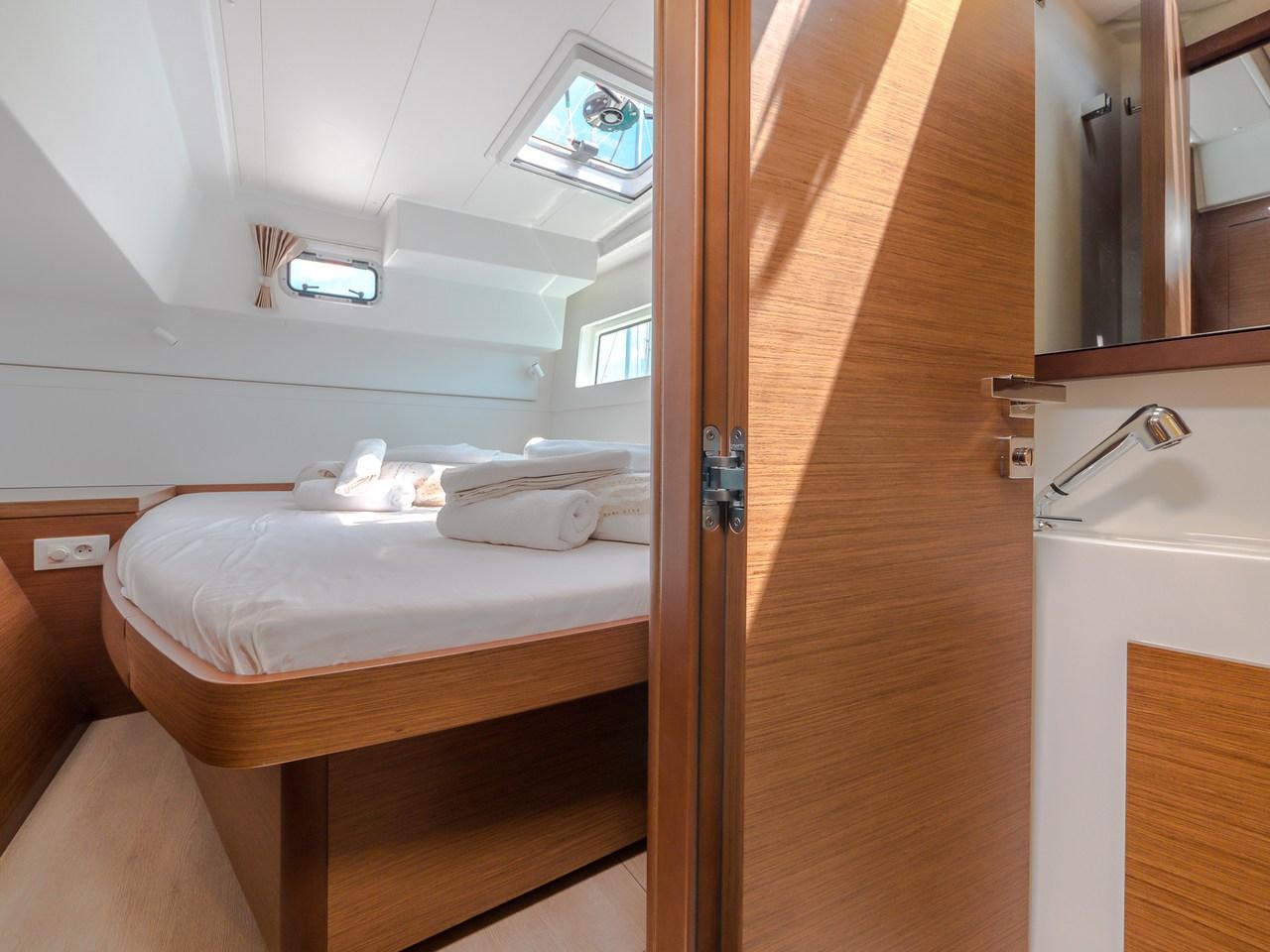 Lagoon 40 - 4 + 2 cab, picture 24