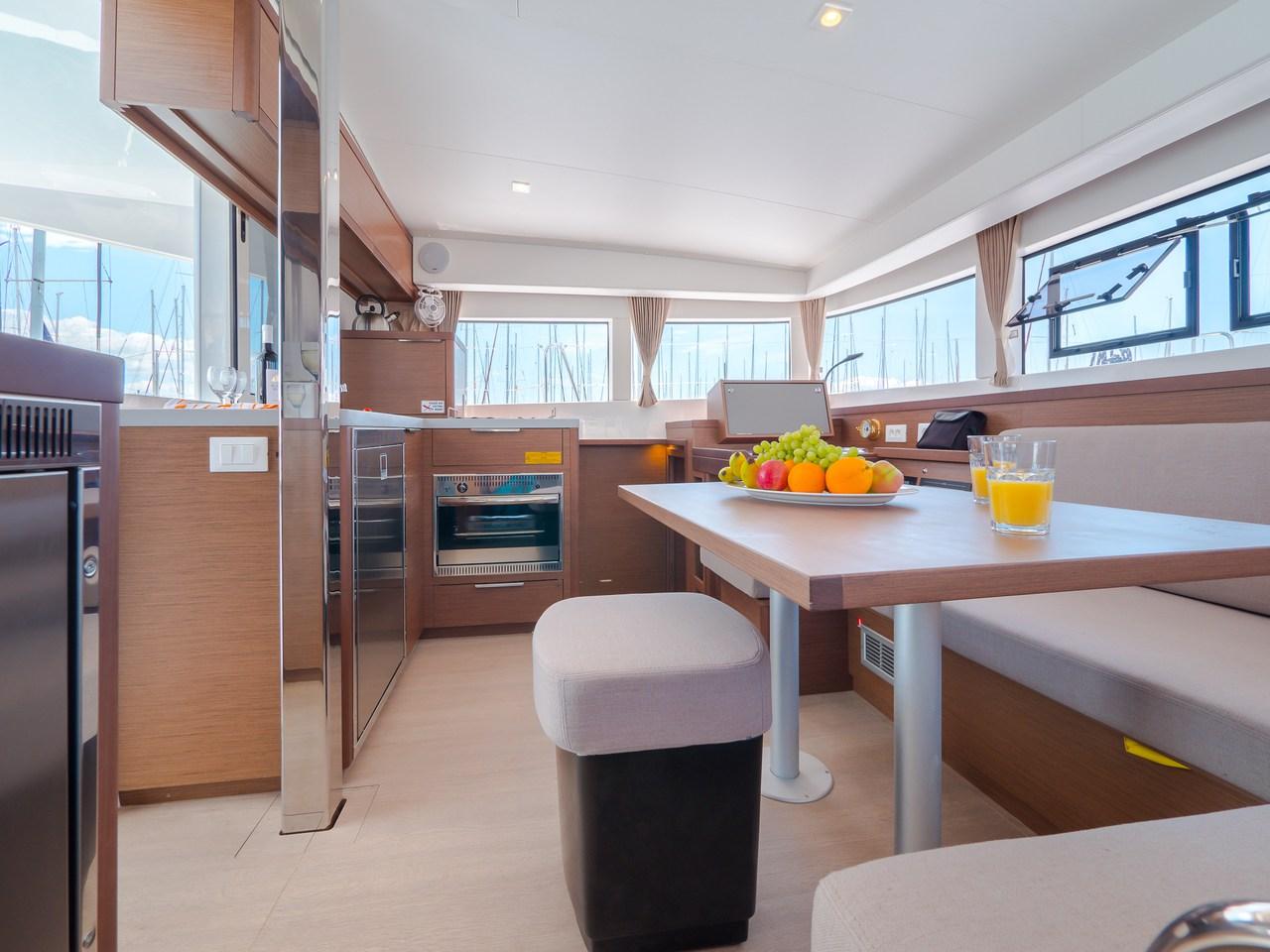 Lagoon 40 - 4 + 2 cab, picture 17