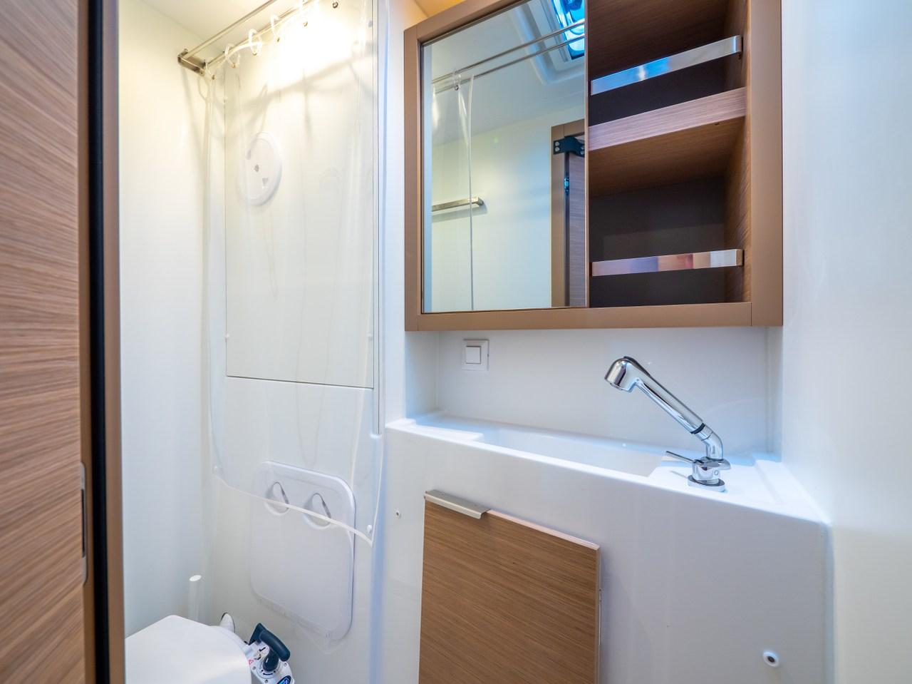 Lagoon 40 - 4 + 2 cab, picture 18