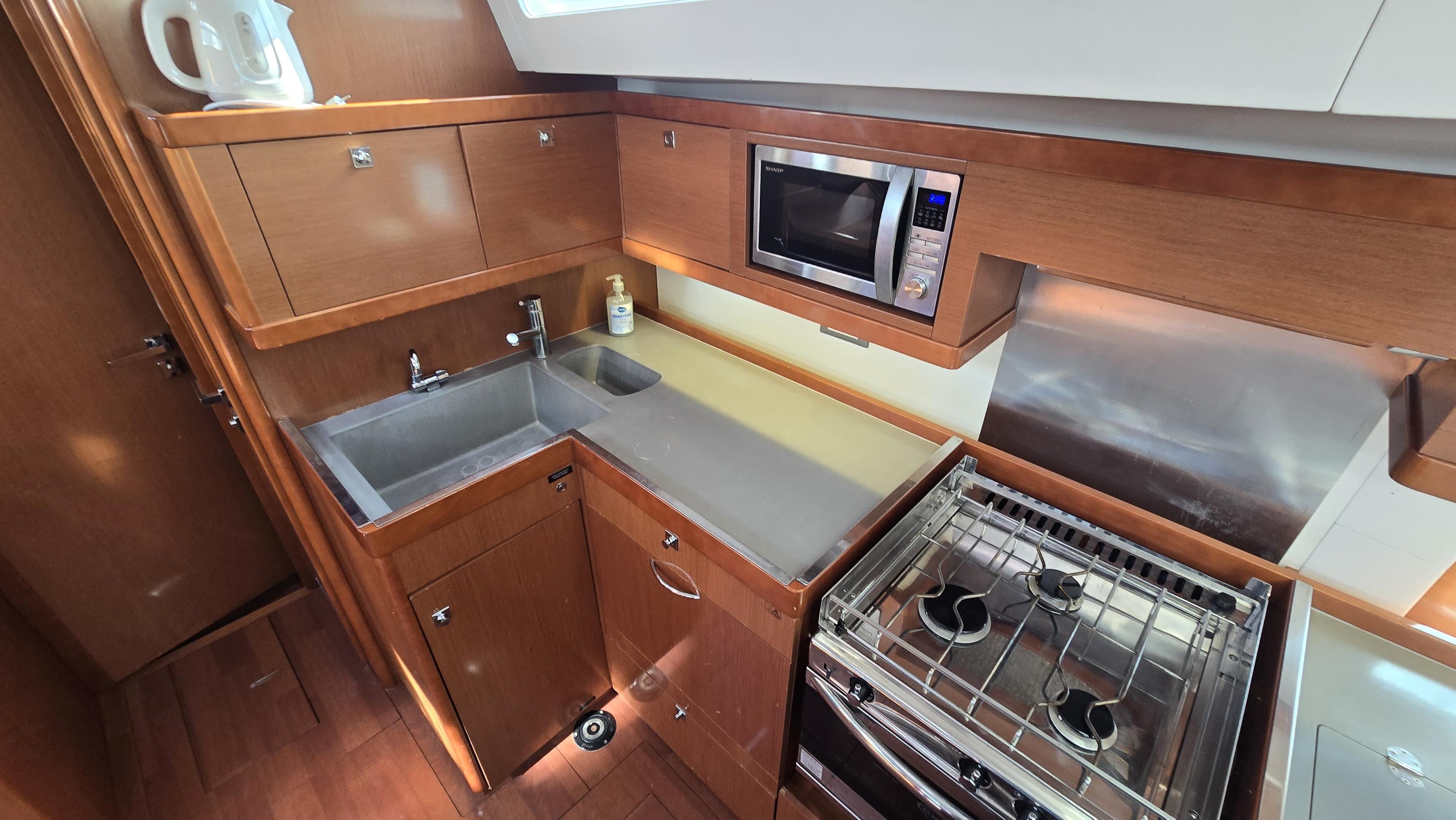 Oceanis 55 - 4 + 1 cab., picture 13