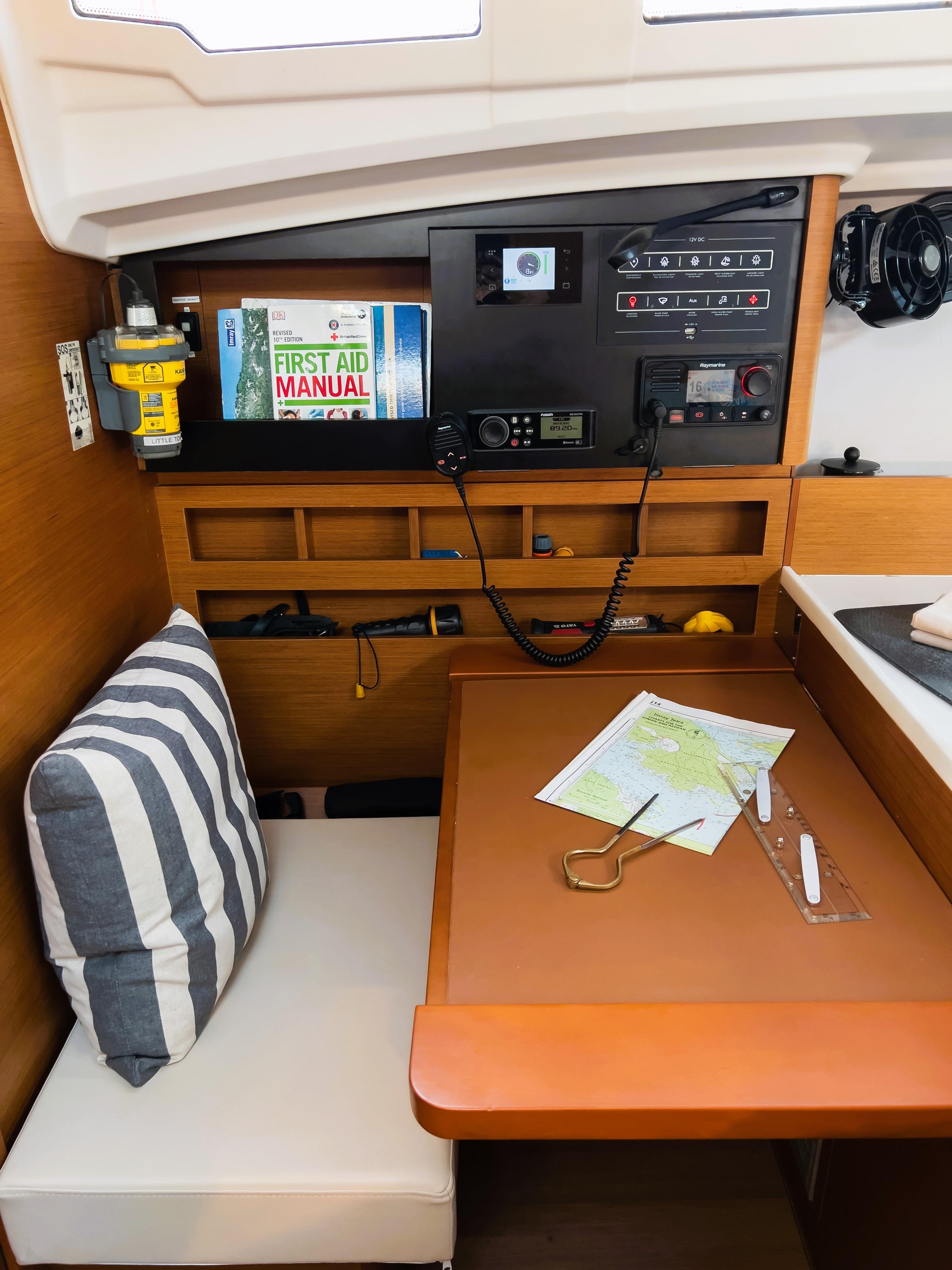 Sun Odyssey 410 - 3 cab., picture 16