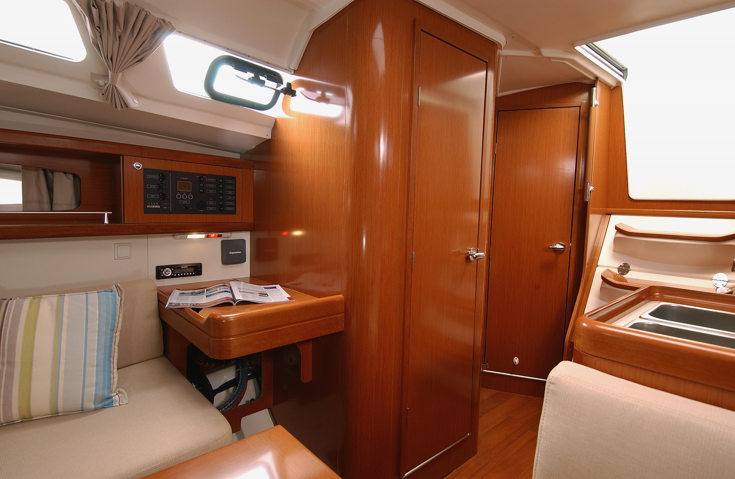 Oceanis 34 - Seneca, picture 7