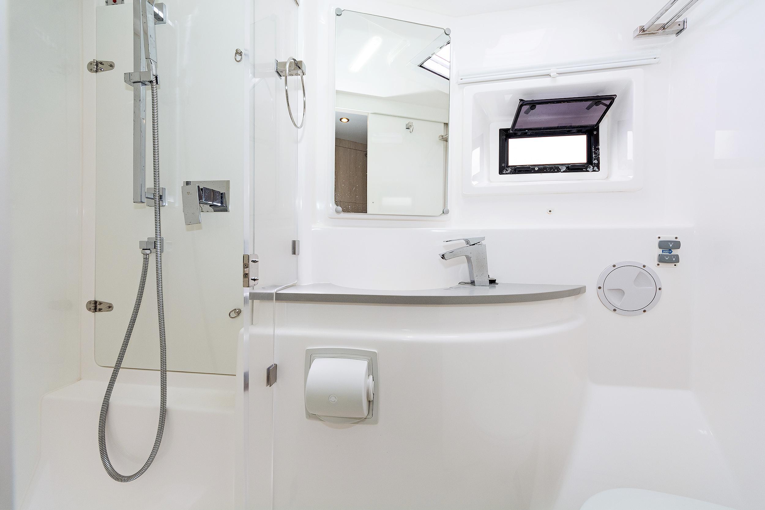 Leopard 48 - 4 + 1 cab., picture 27