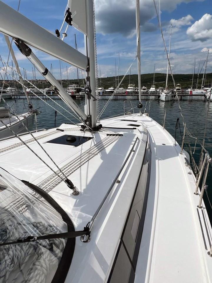 Bavaria C42, picture 5