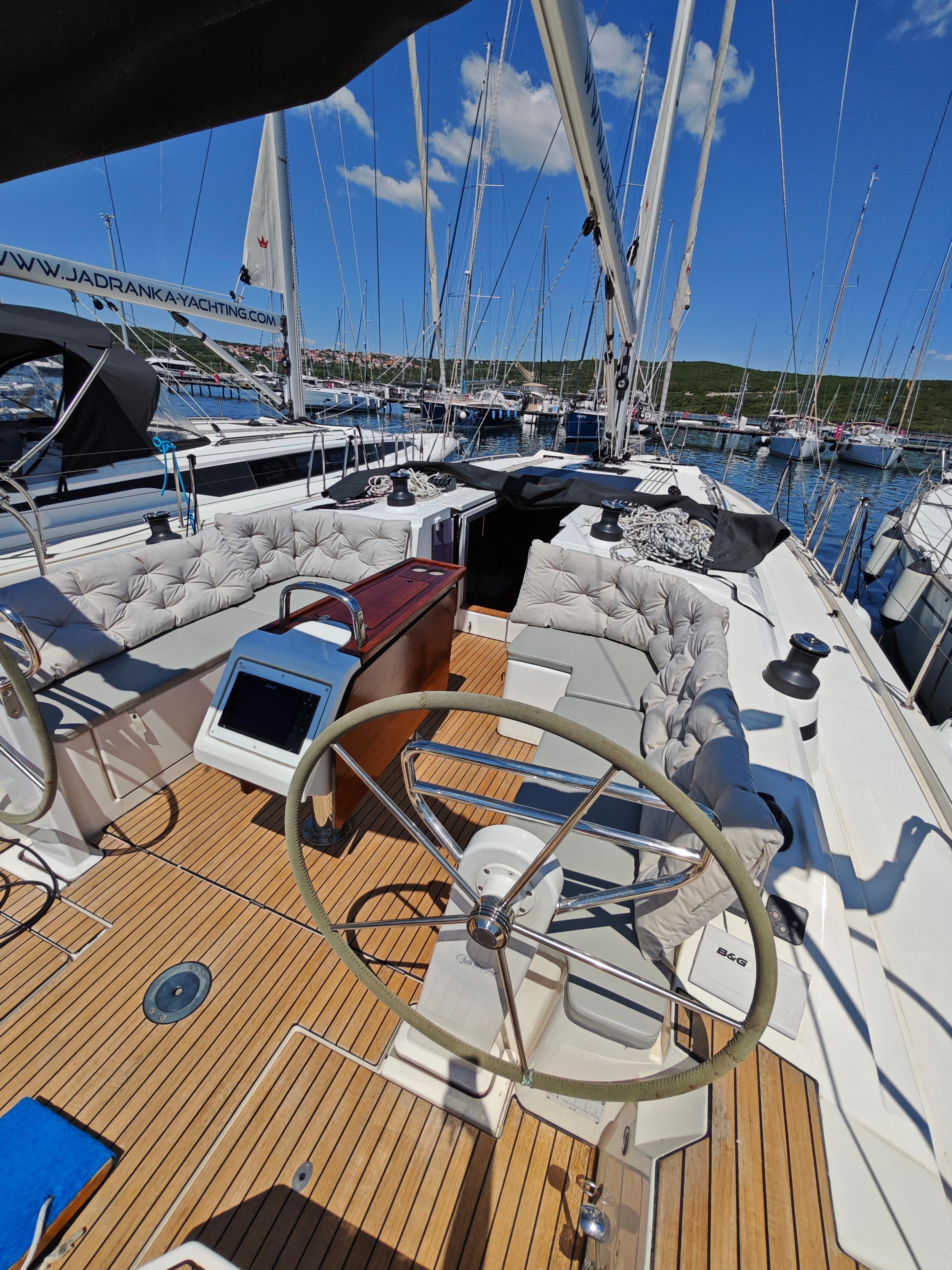 Bavaria C42, picture 8