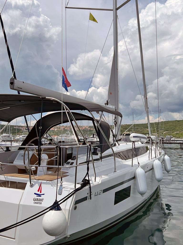 Bavaria C42, picture 4
