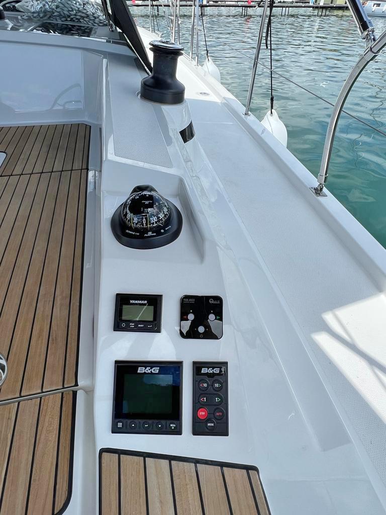 Bavaria C42, picture 8