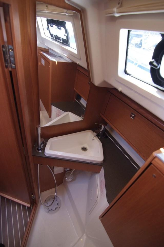 Bavaria Cruiser 34, picture 13