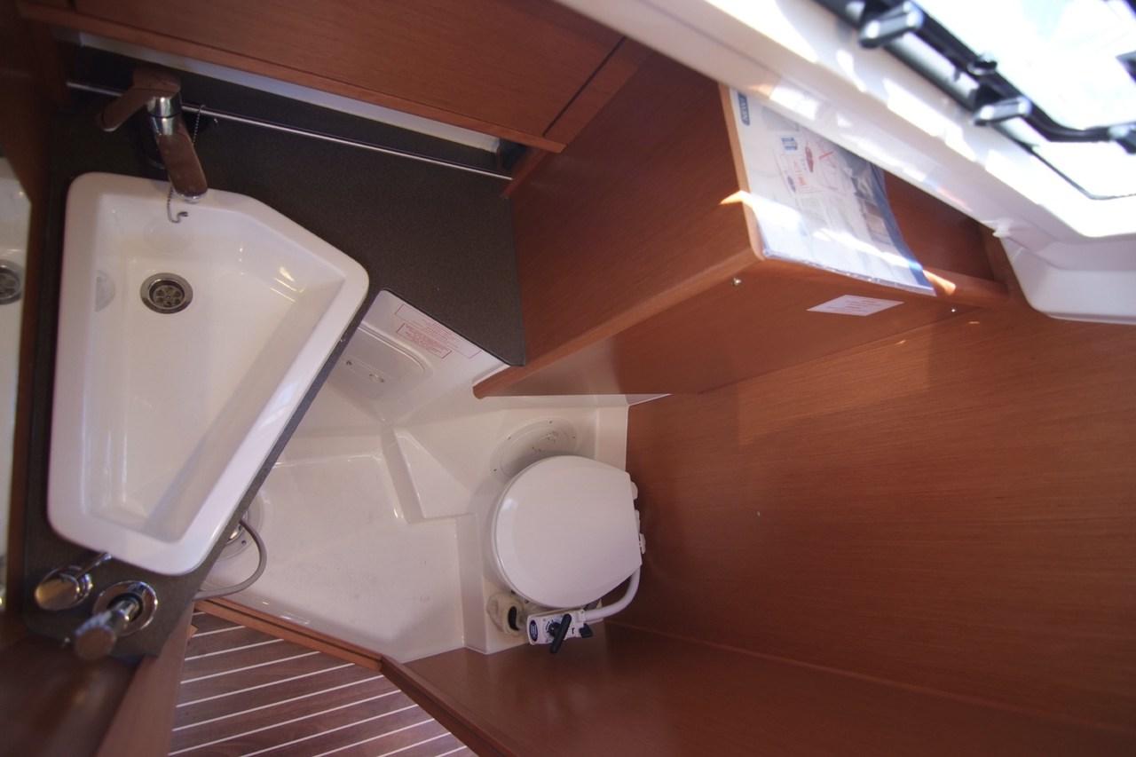 Bavaria Cruiser 34, picture 12