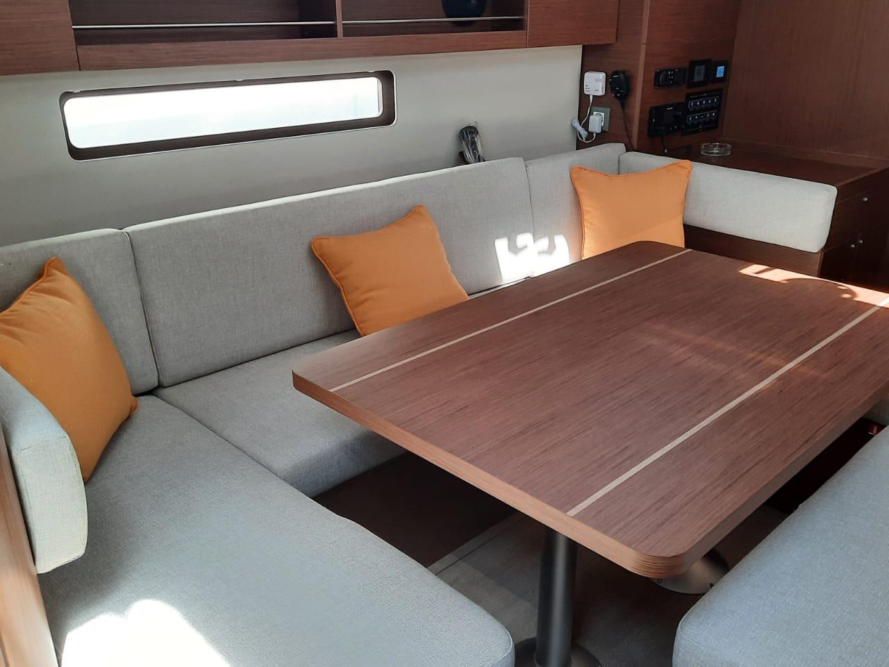 Oceanis 40.1, picture 8