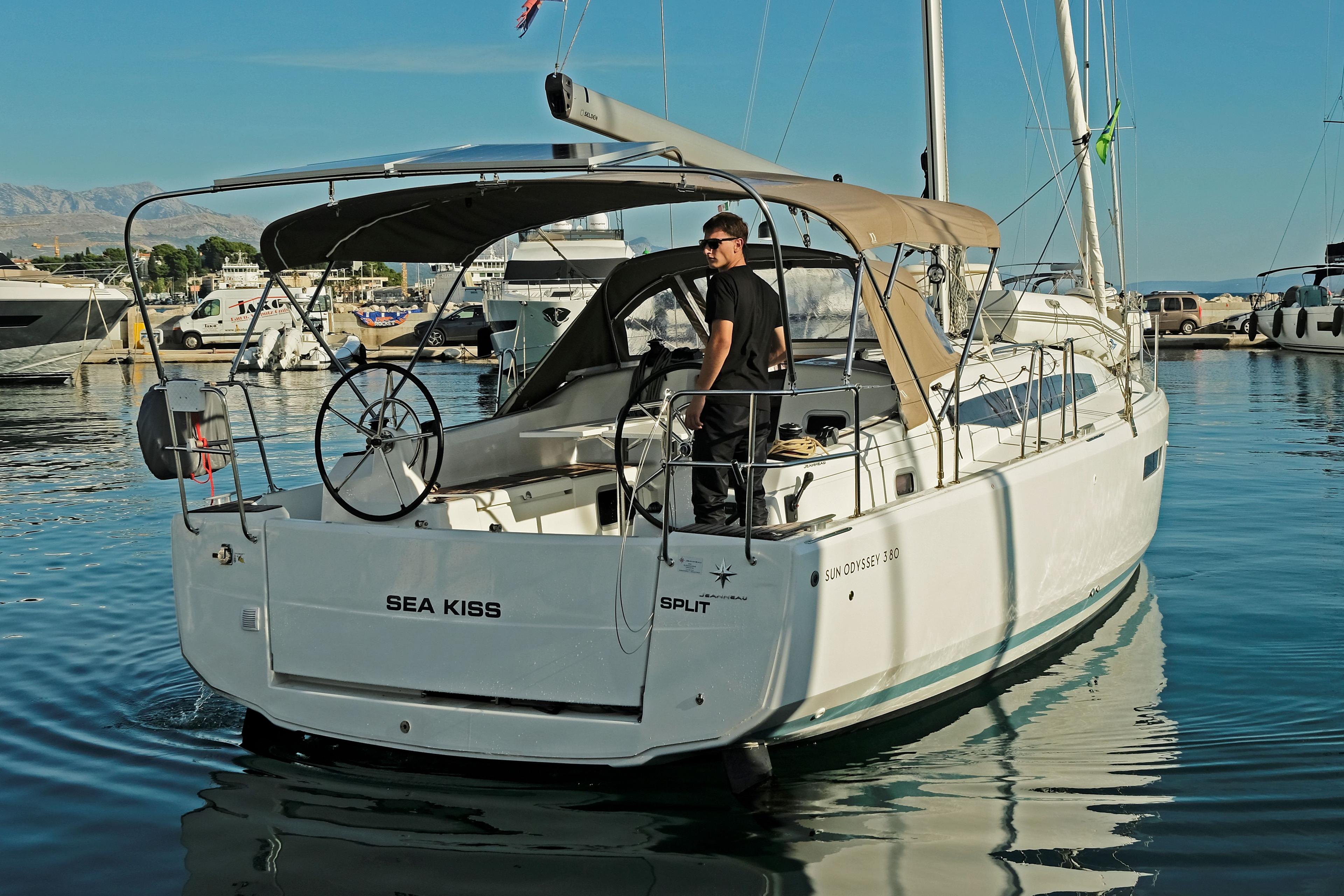 Sun Odyssey 380 - 3 cab., picture 11