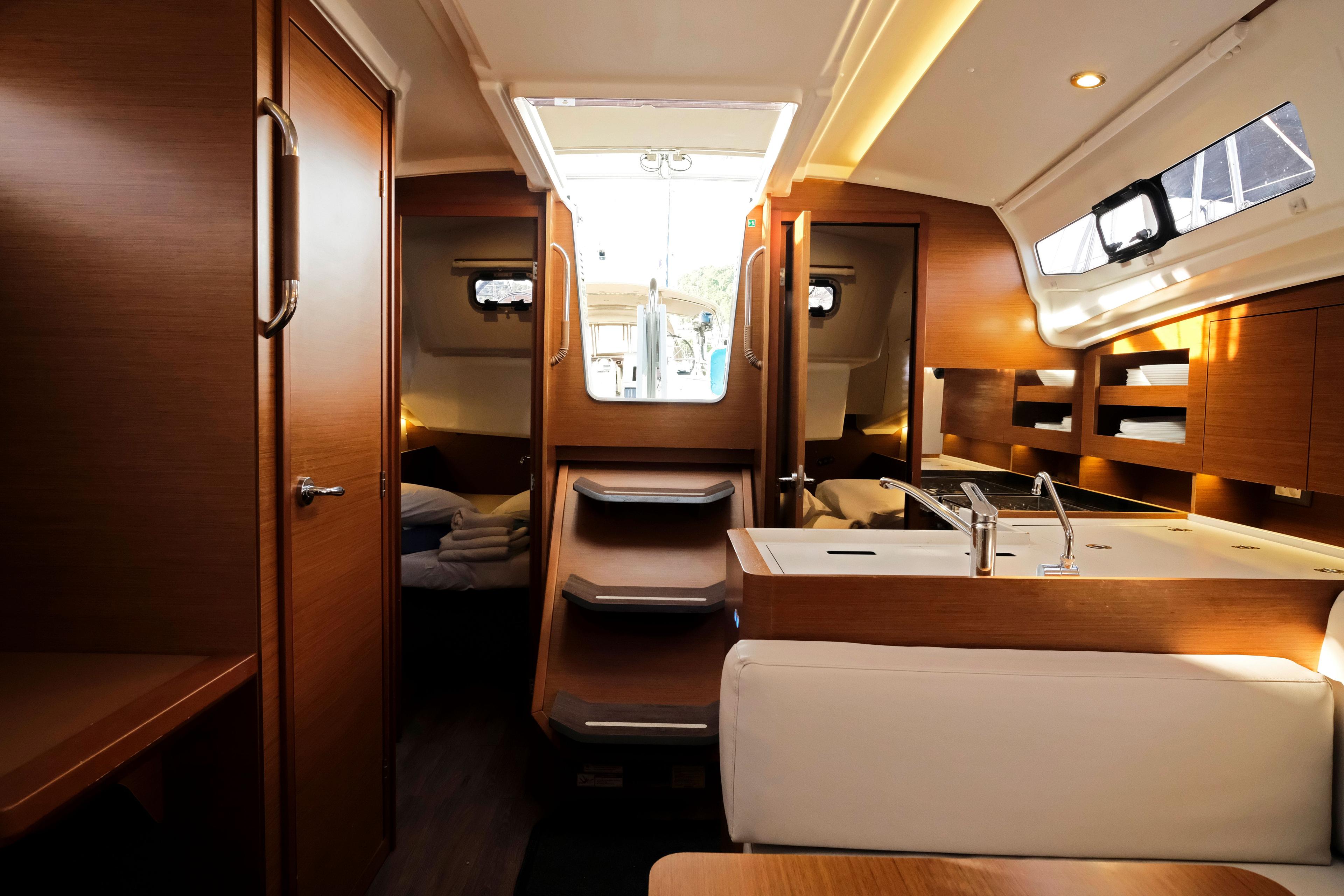 Sun Odyssey 380 - 3 cab., picture 19