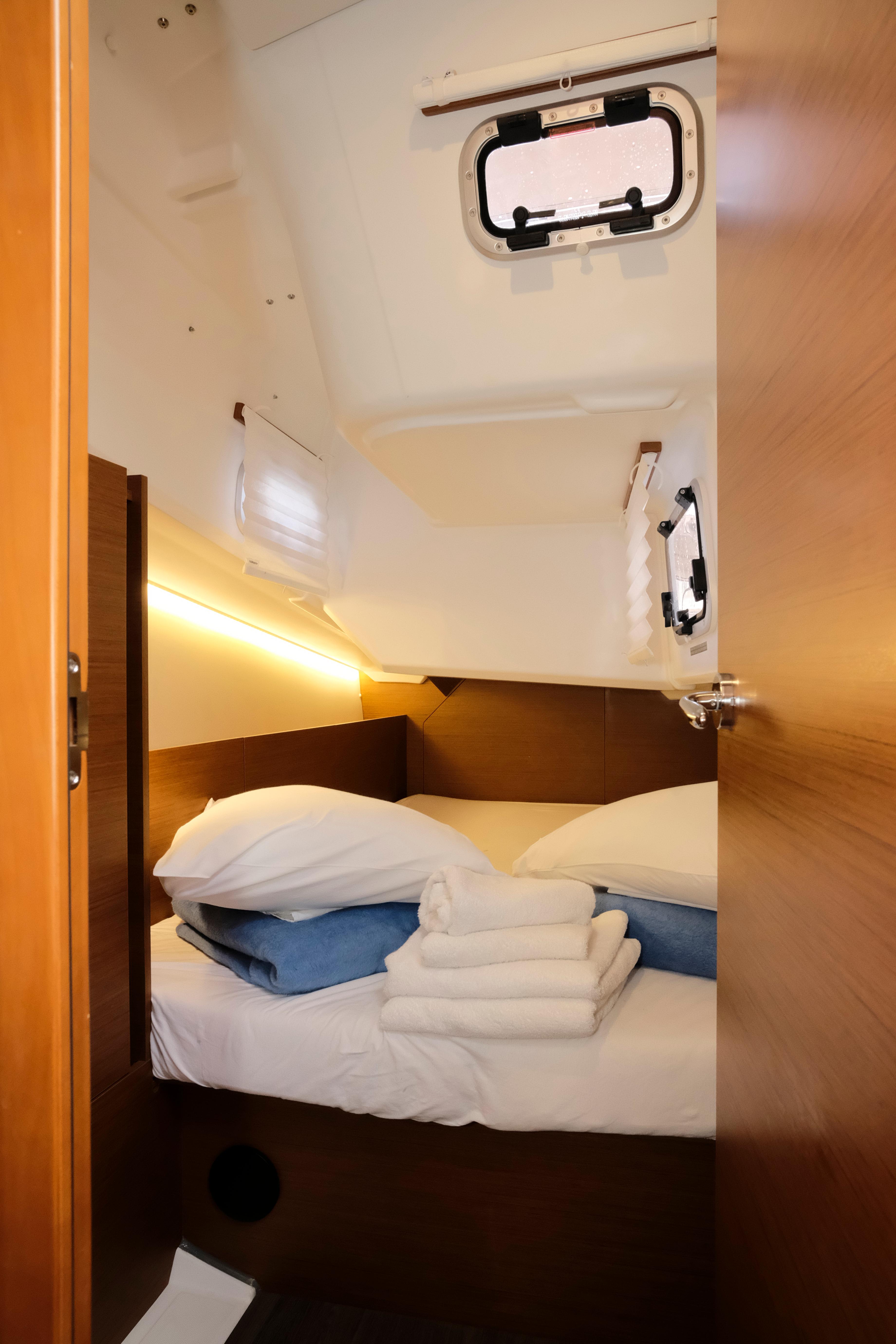 Sun Odyssey 380 - 3 cab., picture 16