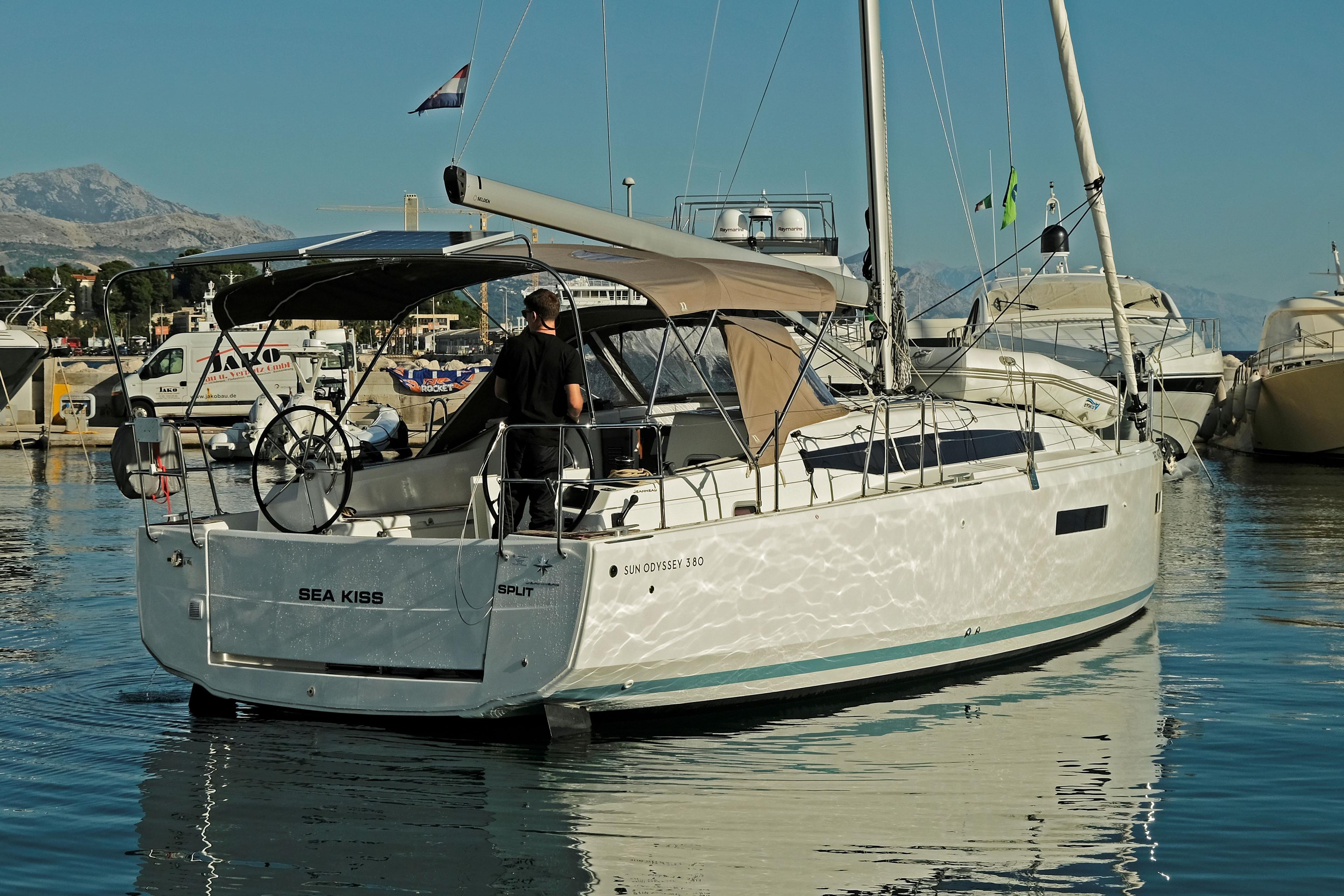 Sun Odyssey 380 - 3 cab., picture 7
