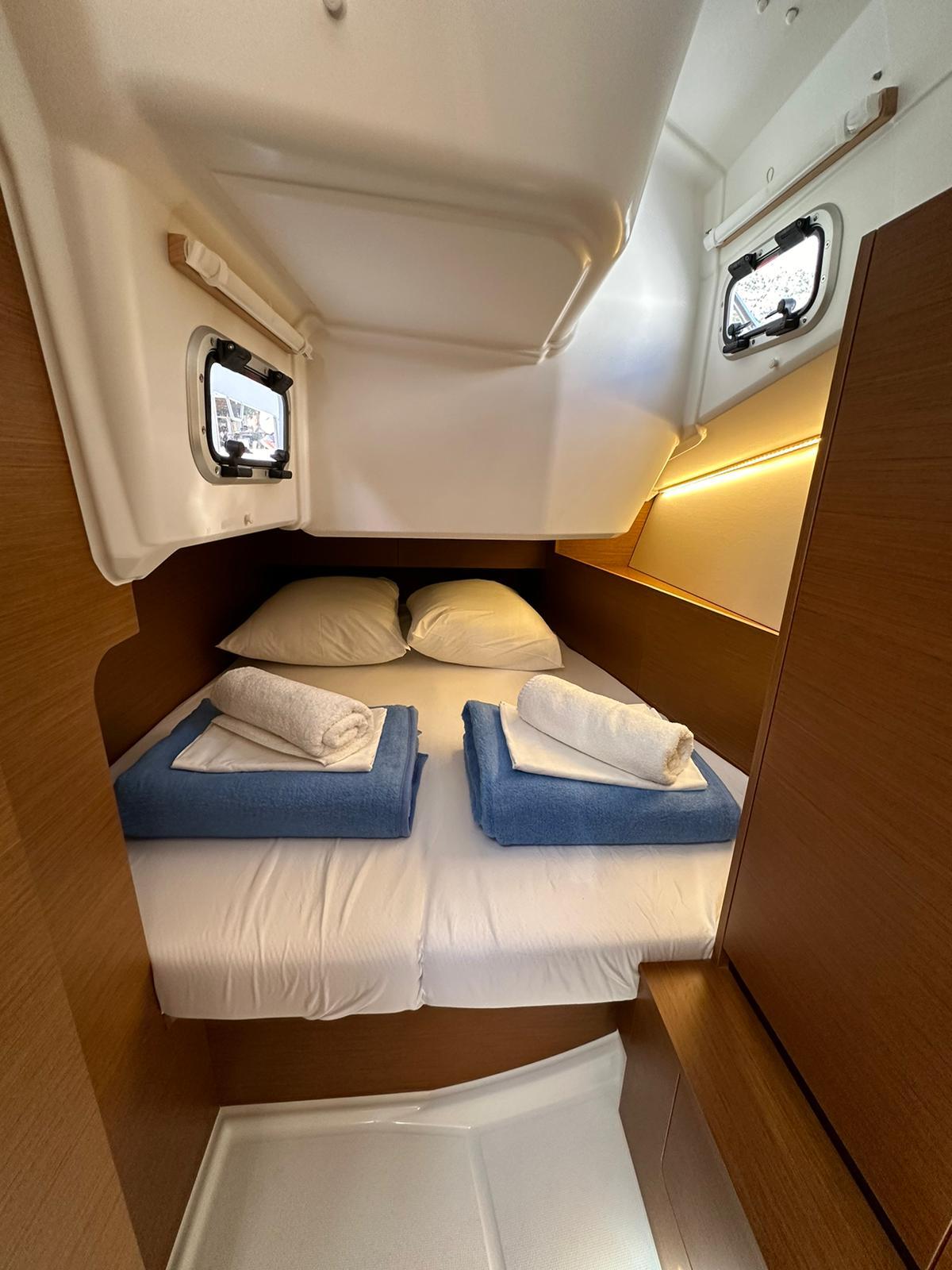 Sun Odyssey 350 - 3 cab., picture 17