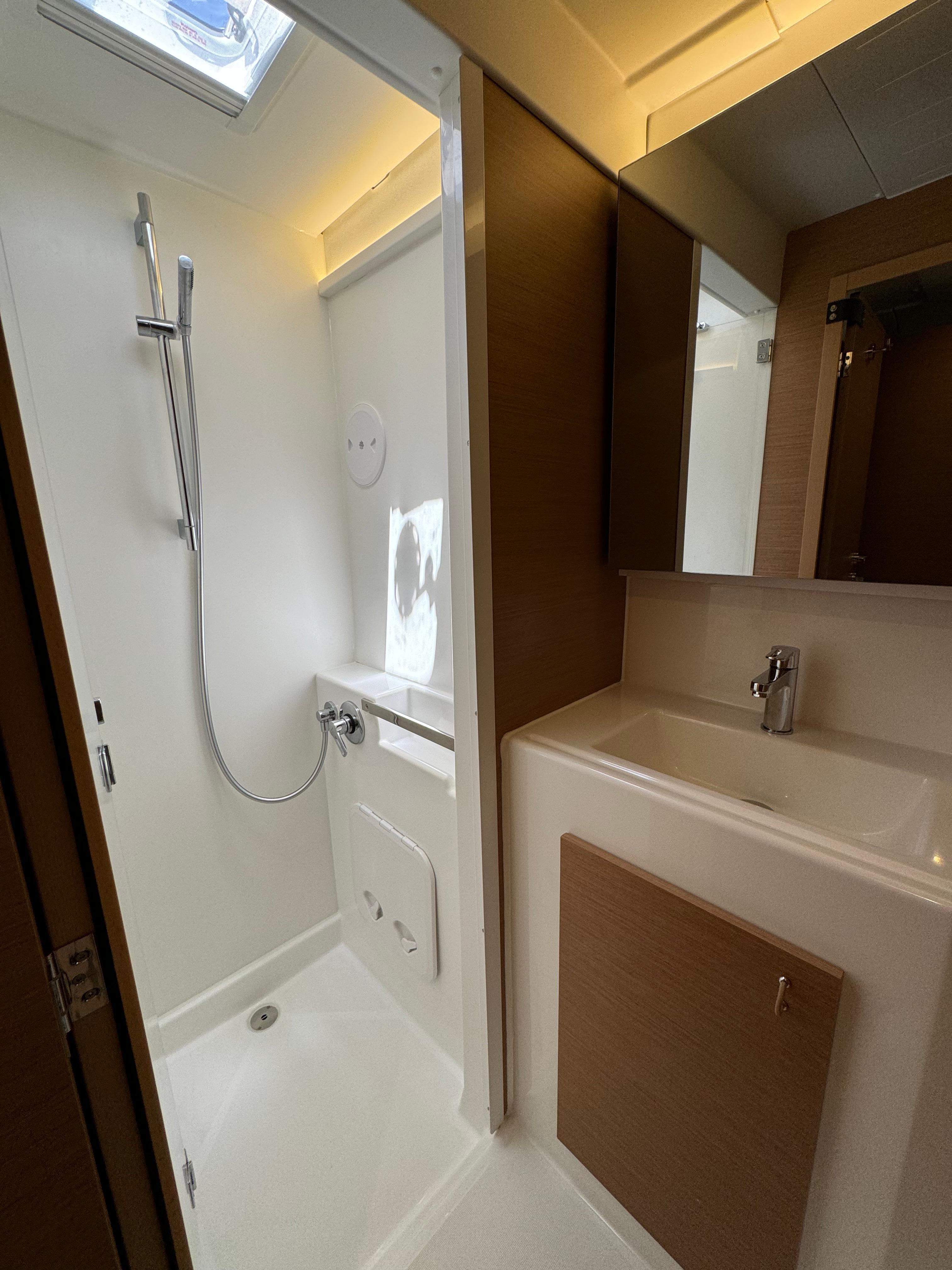 Excess 14 - 4 + 2 cab., picture 4