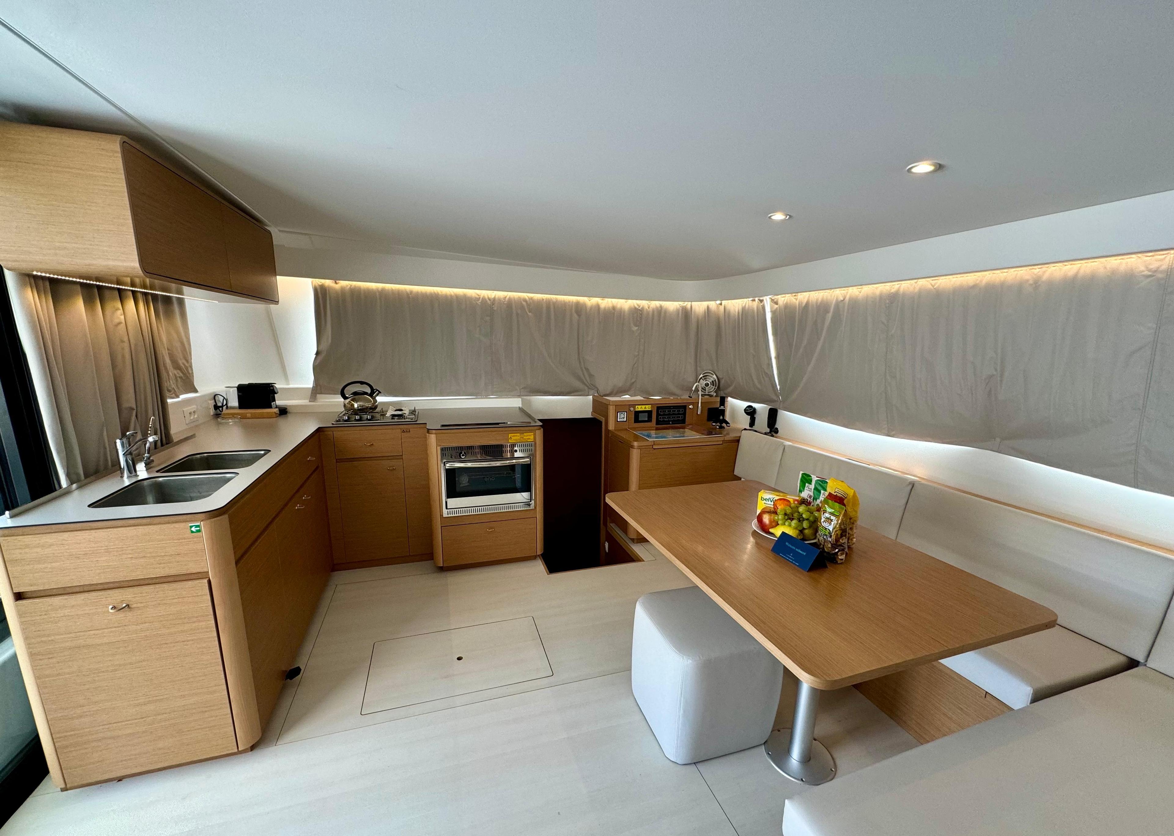 Excess 14 - 4 + 2 cab., picture 13