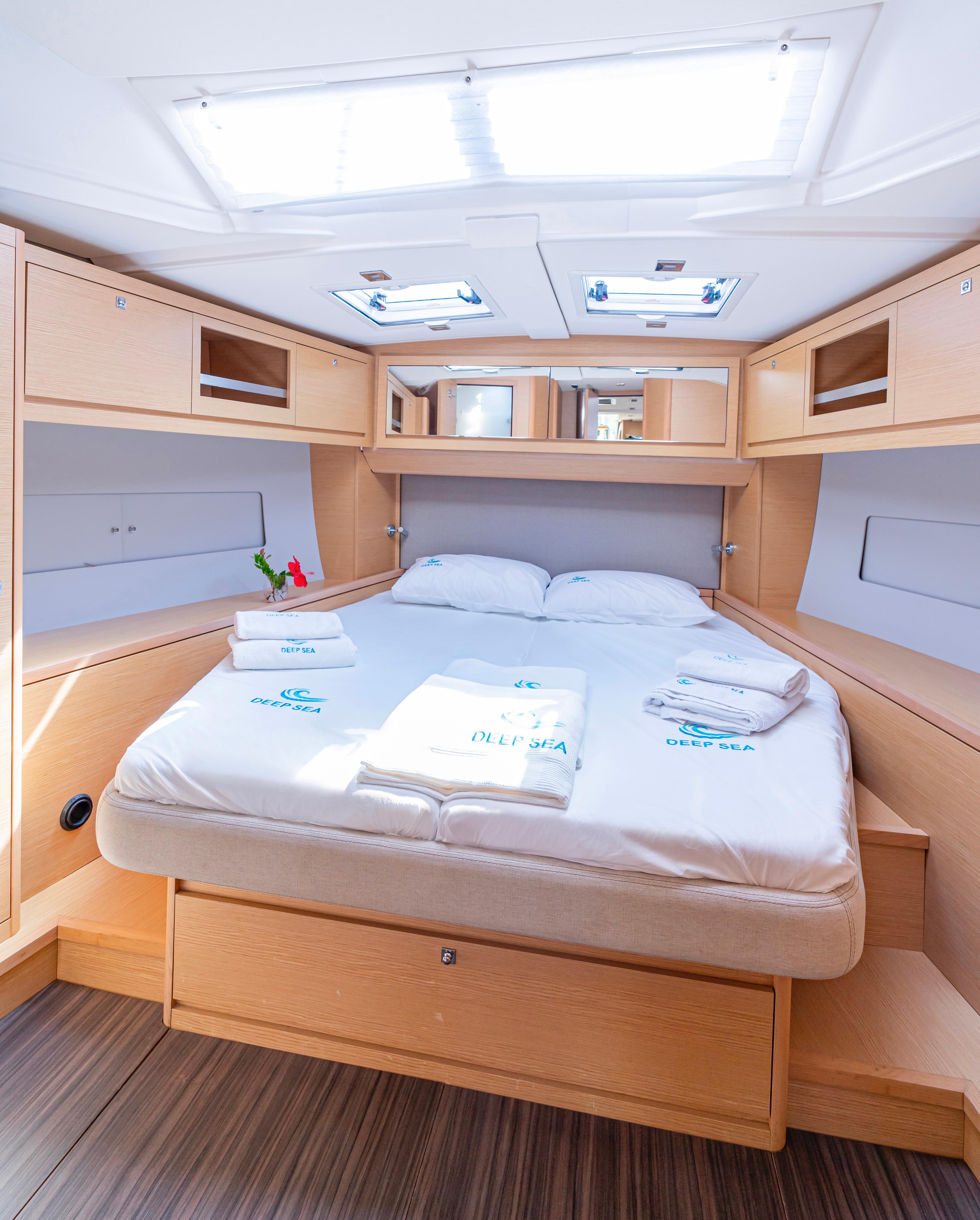 Dufour 470 - 3 cab., picture 17