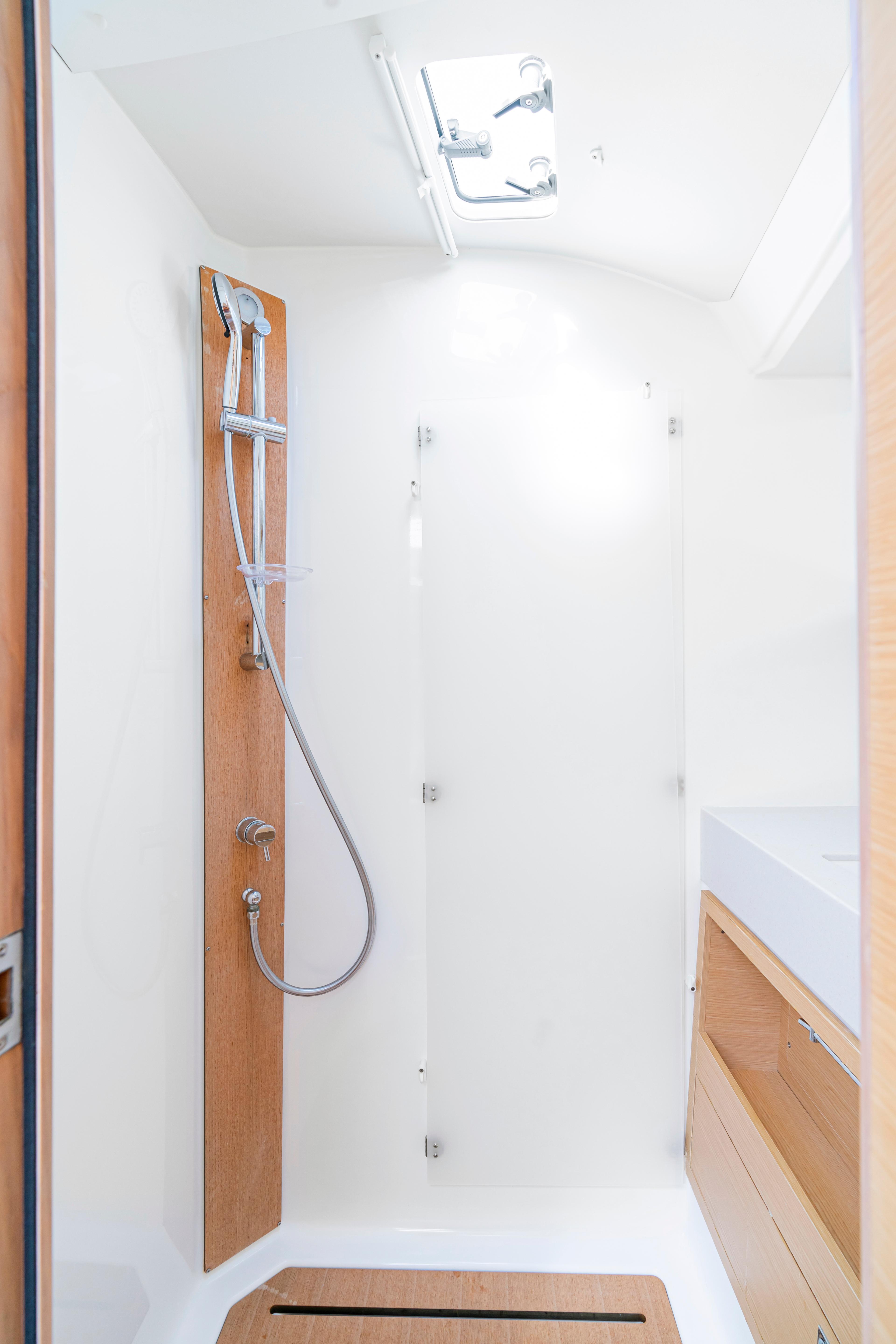 Dufour 470 - 3 cab., picture 20