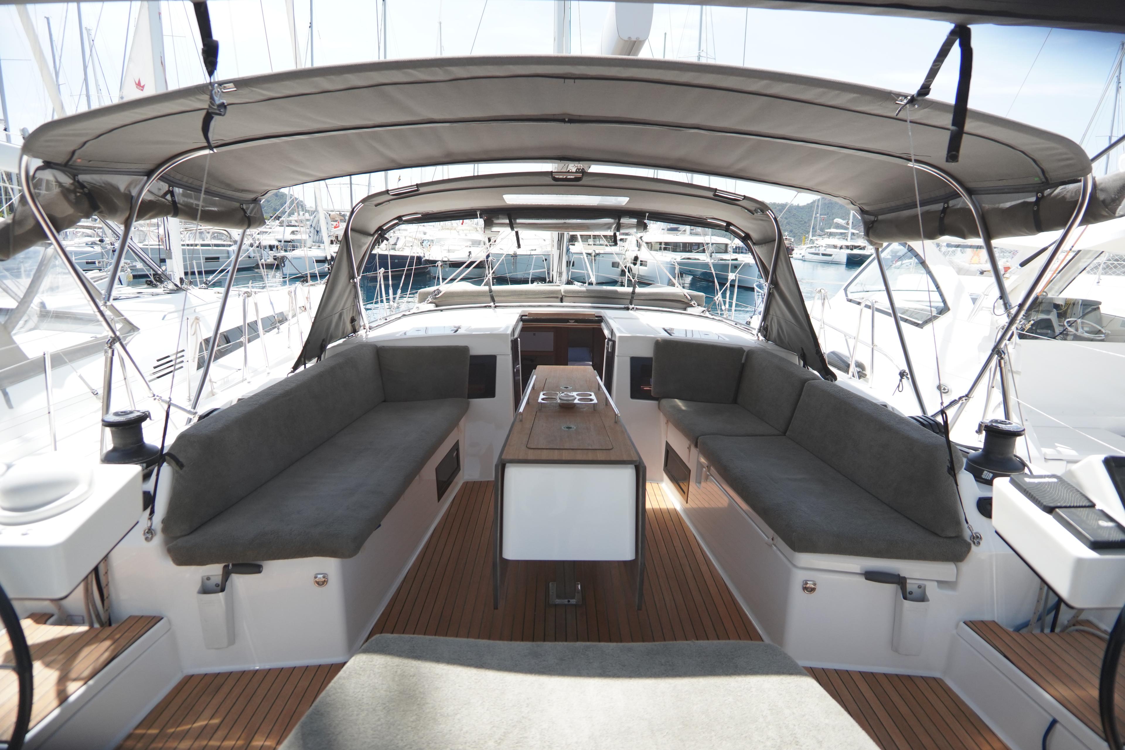 Dufour 470 - 3 cab., picture 3