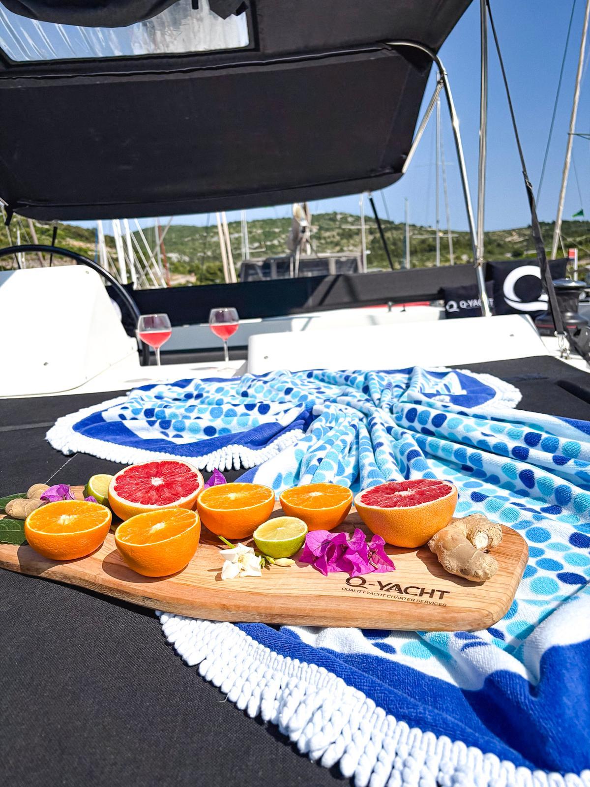 Lagoon 450 F - 4 + 2 cab., picture 3