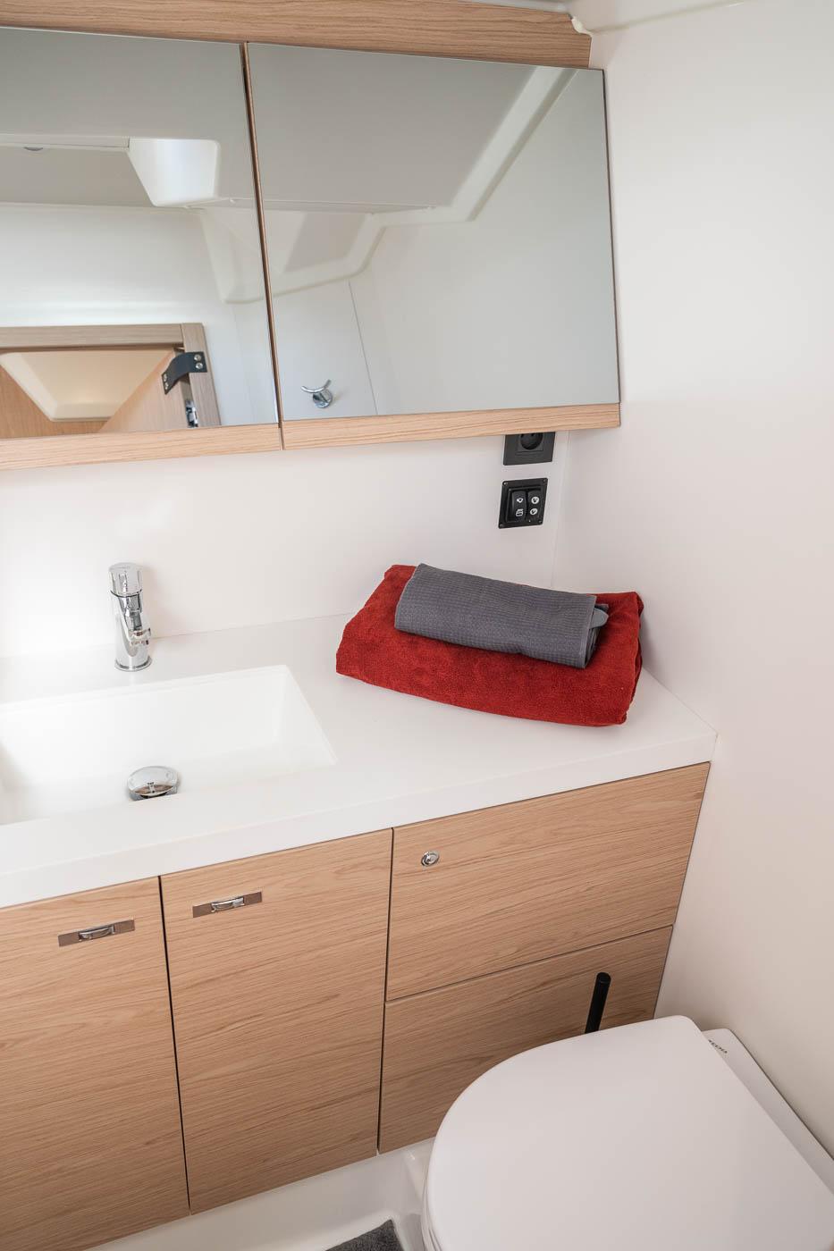 Oceanis 60 - 3 + 1 cab., picture 34