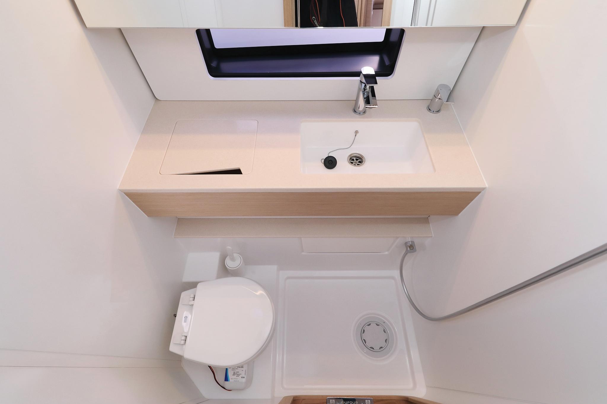 Dufour 41 - 4 cab., picture 37