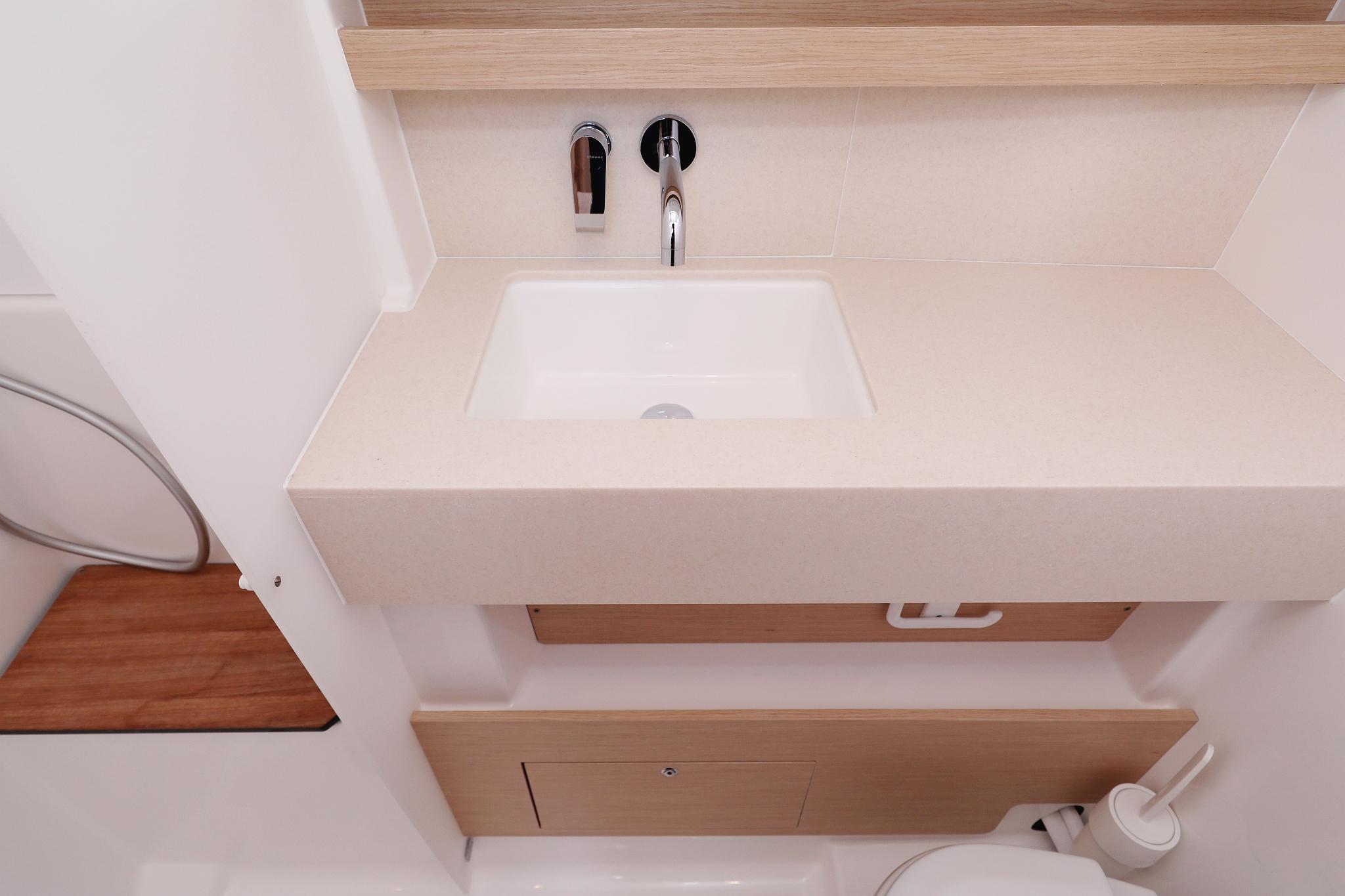 Dufour 470 - 5 cab., picture 40