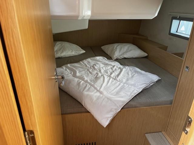 Bavaria C42, picture 3
