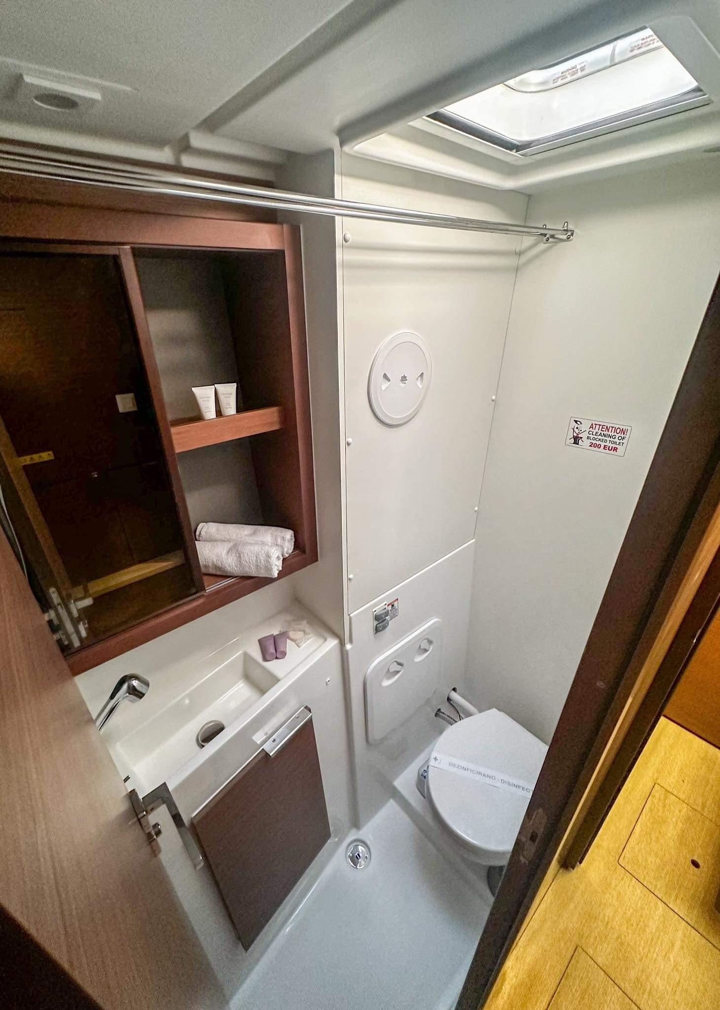 Lagoon 40 - 4 + 2 cab, picture 8