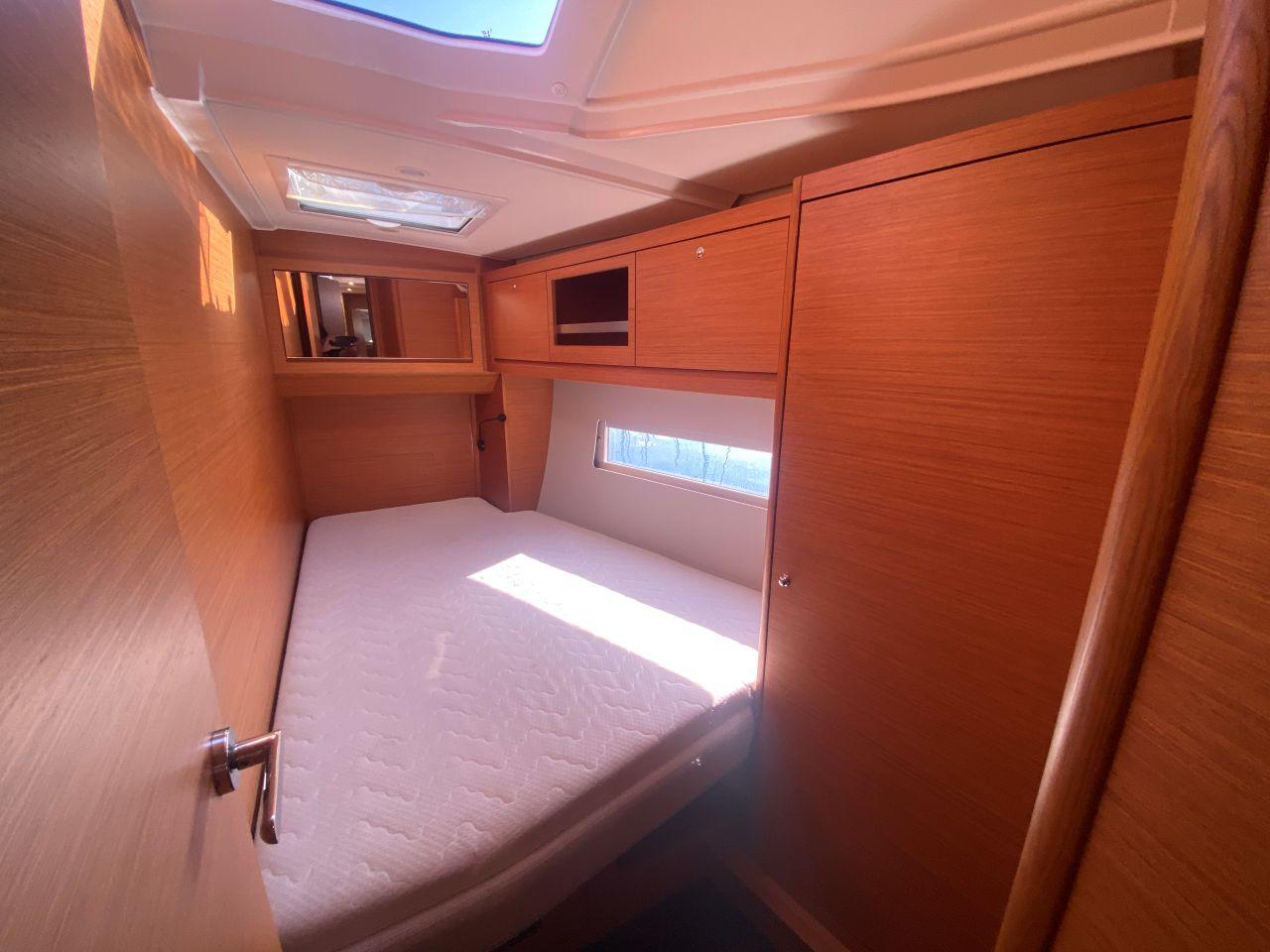 Dufour 470 - 5 + 1 cab., picture 8