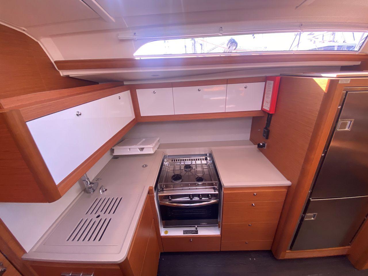 Dufour 470 - 5 + 1 cab., picture 7
