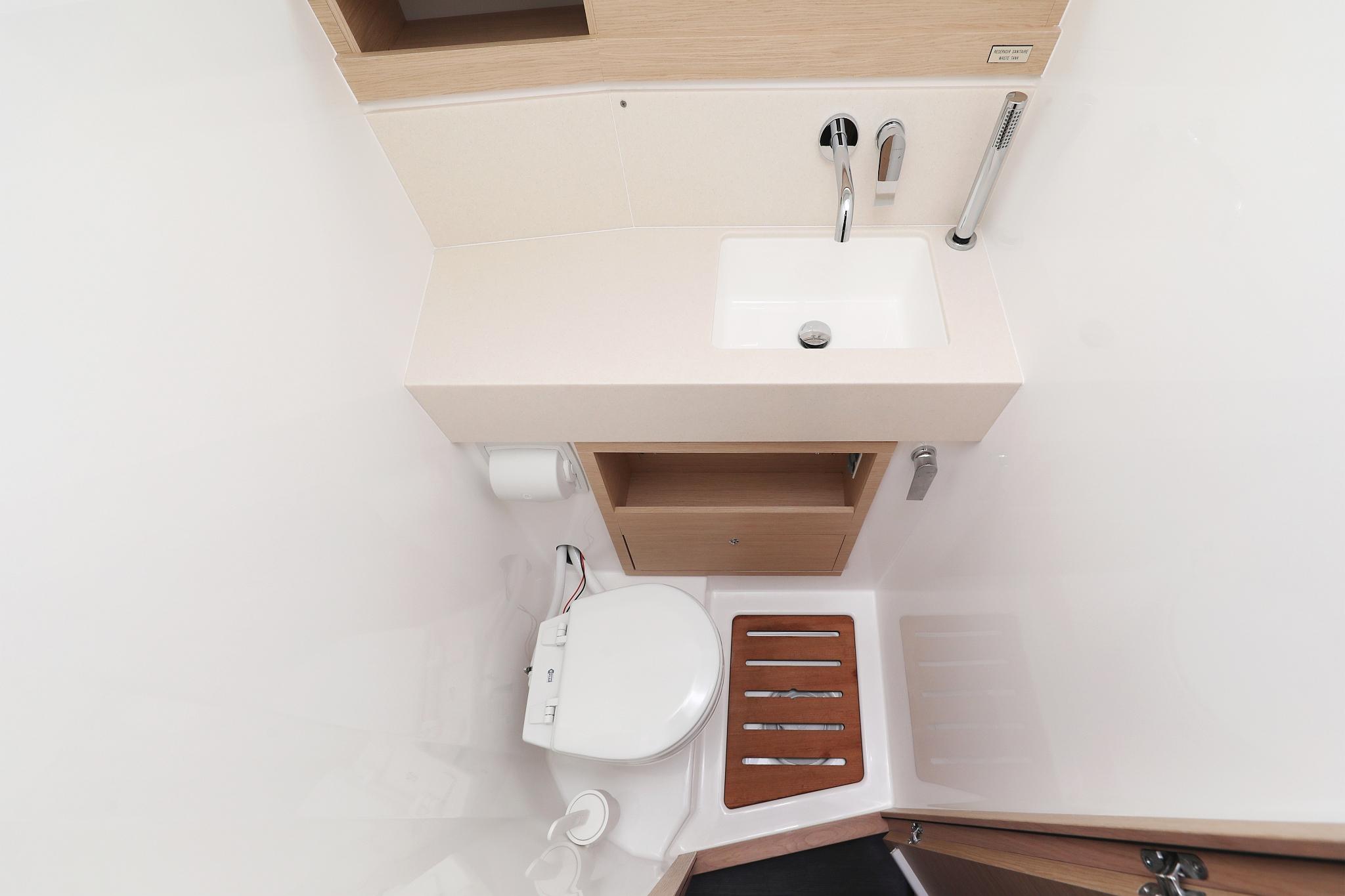 Dufour 470 - 4 cab., picture 44