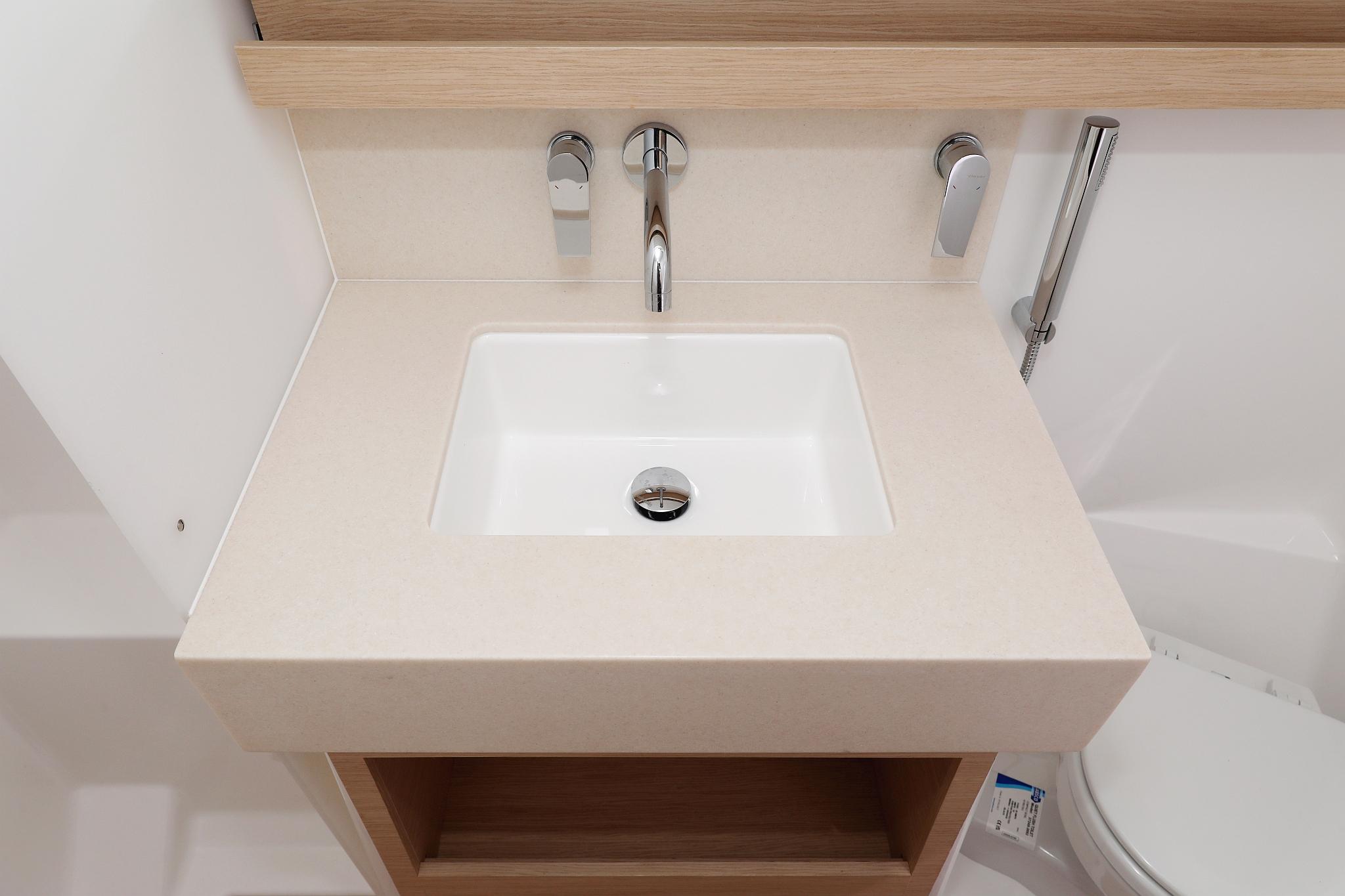 Dufour 470 - 4 cab., picture 42