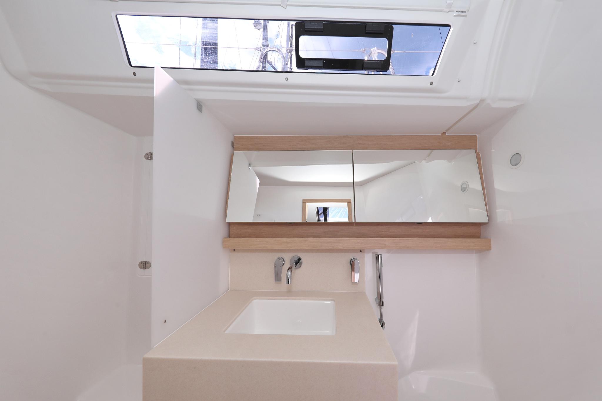 Dufour 470 - 4 cab., picture 40