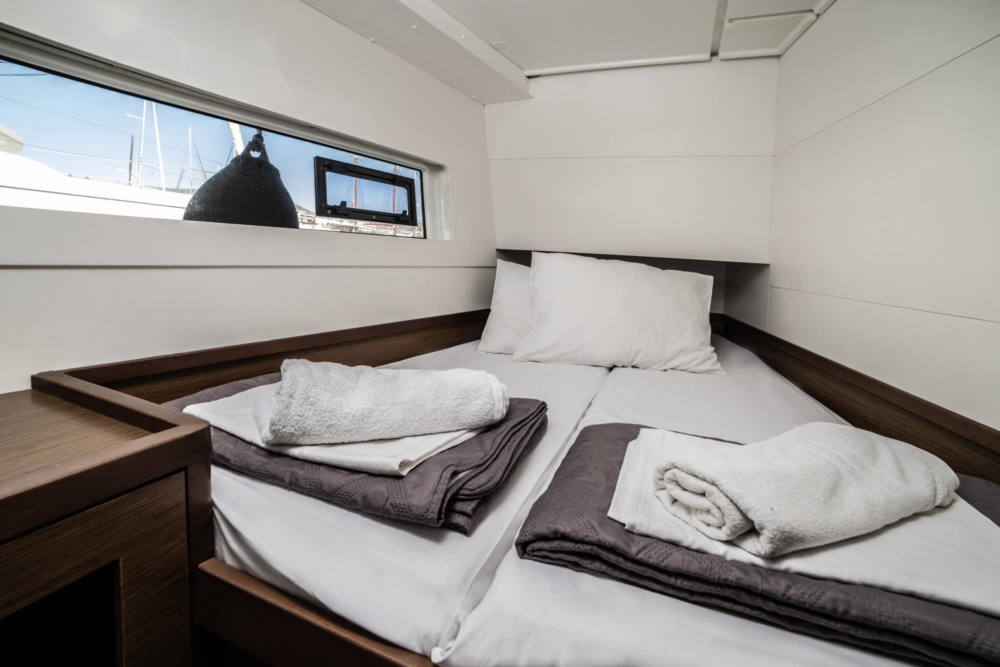 Lagoon 40 - 4 + 2 cab, picture 19