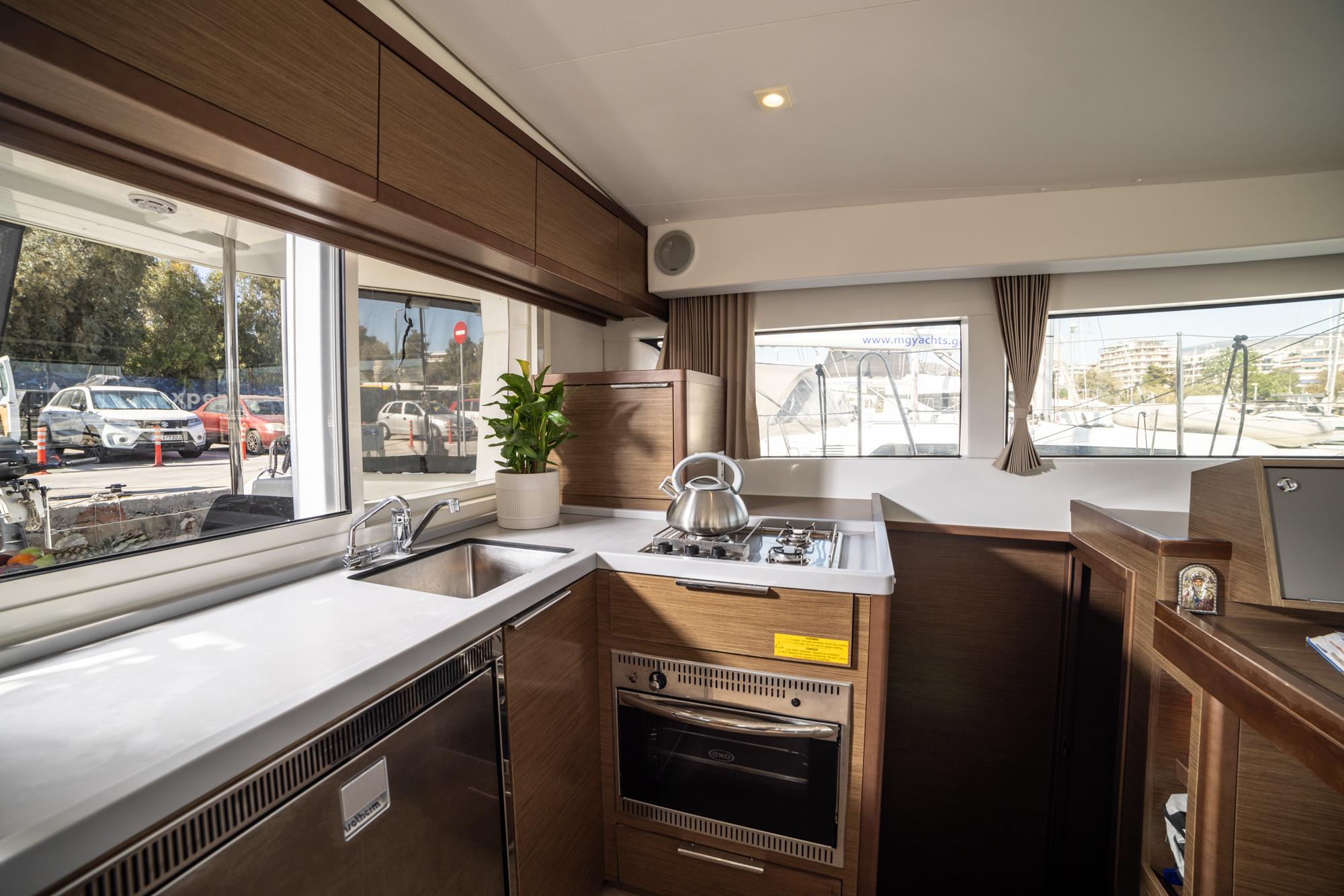 Lagoon 40 - 4 + 2 cab, picture 14