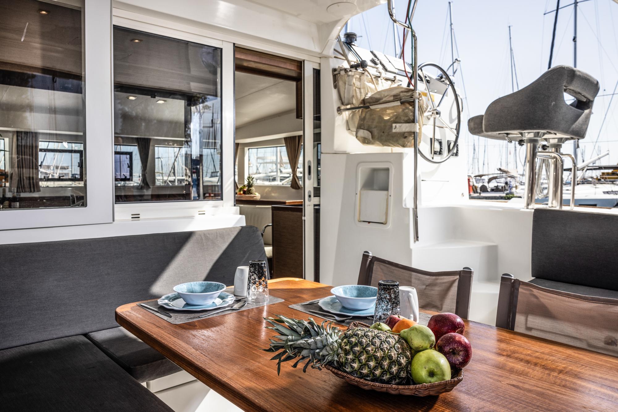 Lagoon 40 - 4 + 2 cab, picture 8