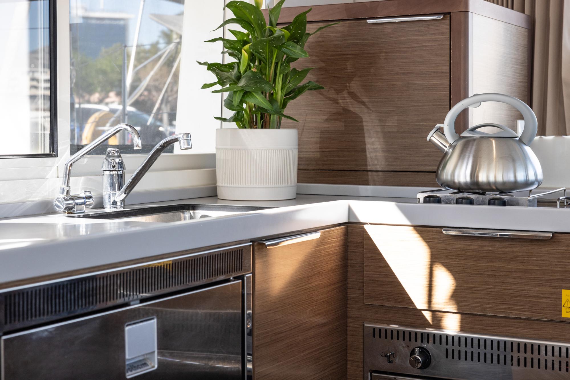 Lagoon 40 - 4 + 2 cab, picture 16