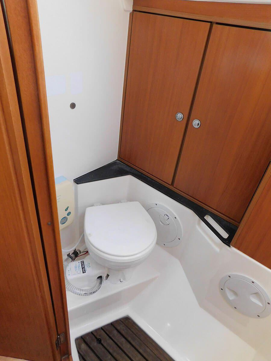 Bavaria Cruiser 36, picture 14