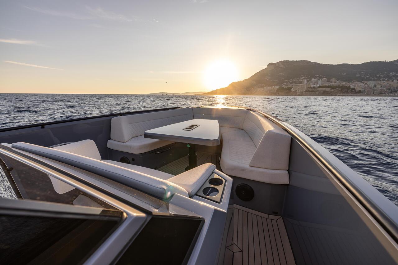 Vanquish VQ40 - Goldfinger, picture 19