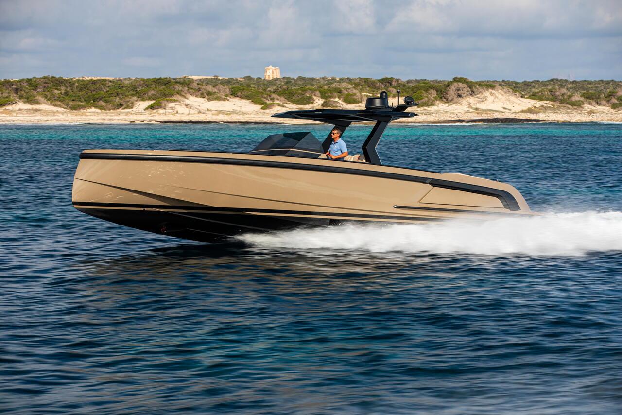 Vanquish VQ40 - Goldfinger, picture 13